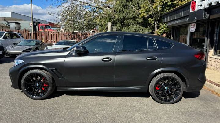 2021 BMW X6 M